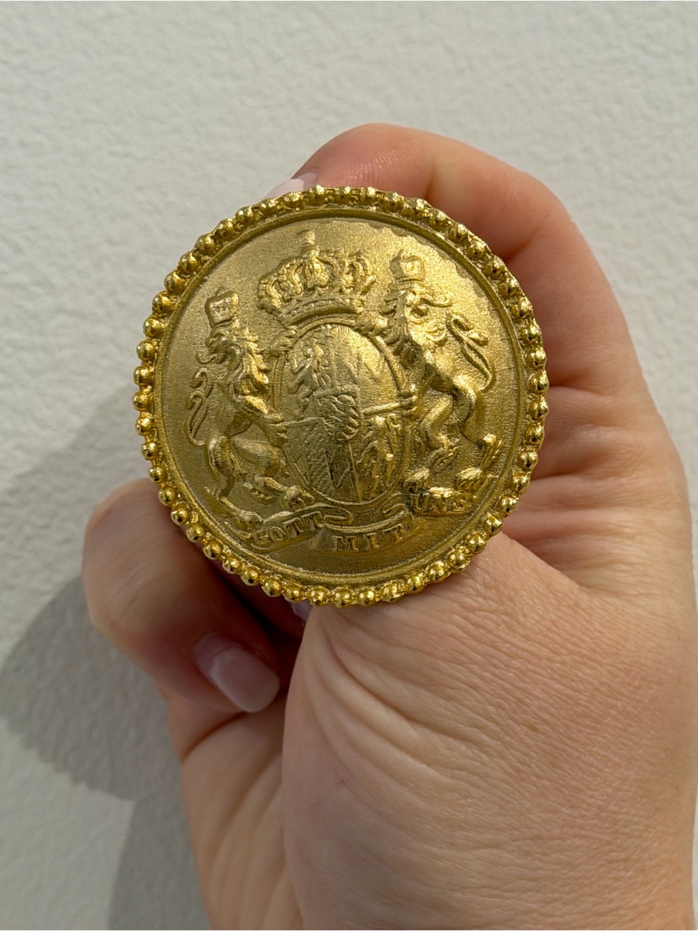 Vintage Regal Matte Gold Brooch